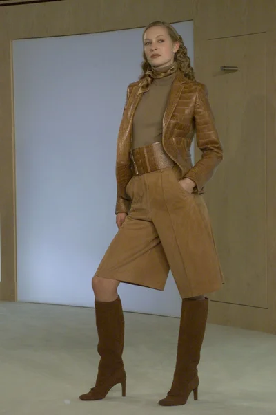 Look 13